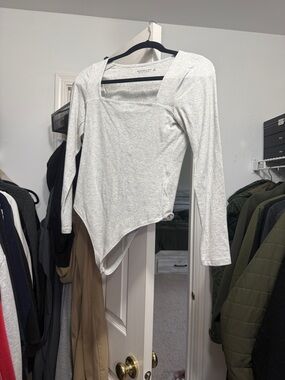Abercrombie & Fitch Light Gray Square Neck Long Sleeve Asymmetrical Bodysuit